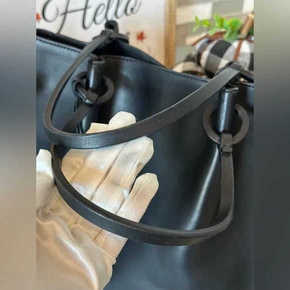 Gucci 101920 Black Leather Shopper Tote w/ Attached Zip Pouch - Picture 9 of 16